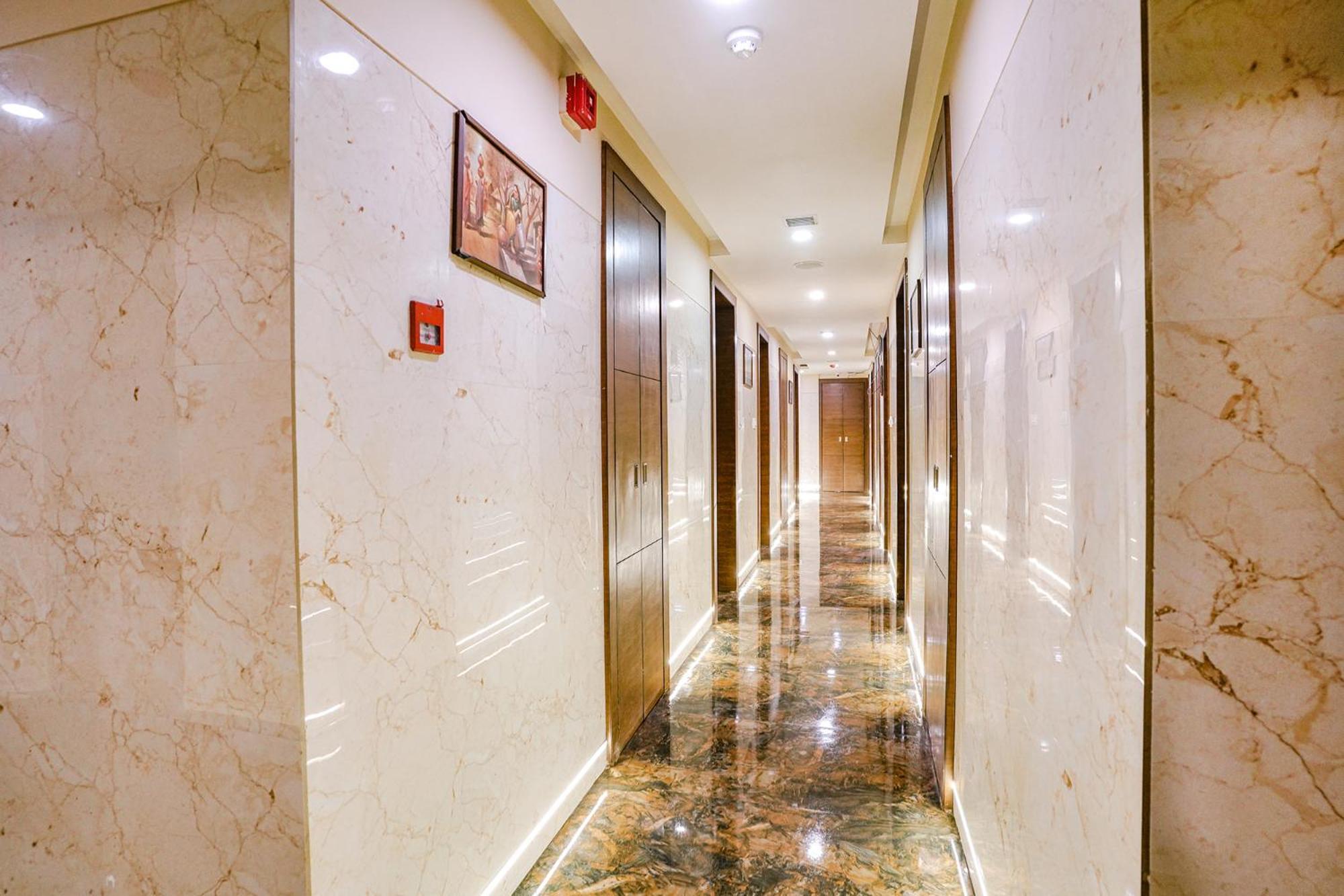 Fabhotel Vertigo Suites - Nr Bkc มุมไบ ภายนอก รูปภาพ